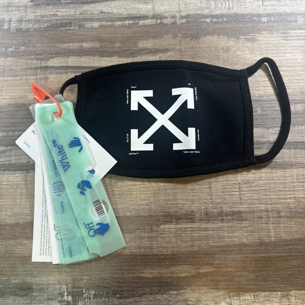 Off White Face Mask Arrow Black And White New With Tags